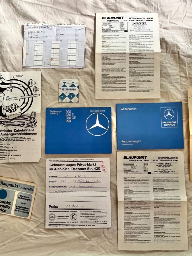 Mercedes-benz-230e-1980-orange-23