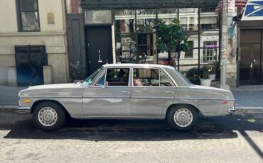 Mercedes-benz-250-1972-1
