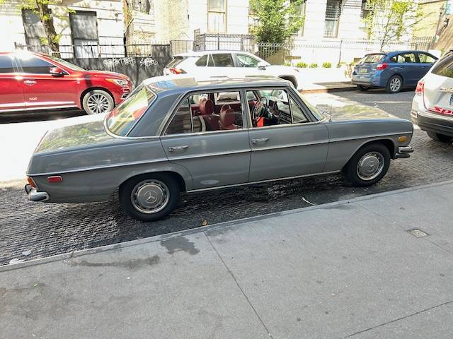 Mercedes-benz-250-1972-11