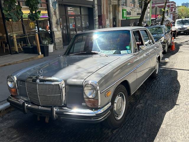 Mercedes-benz-250-1972-2