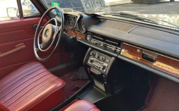 Mercedes-benz-250-1972-5