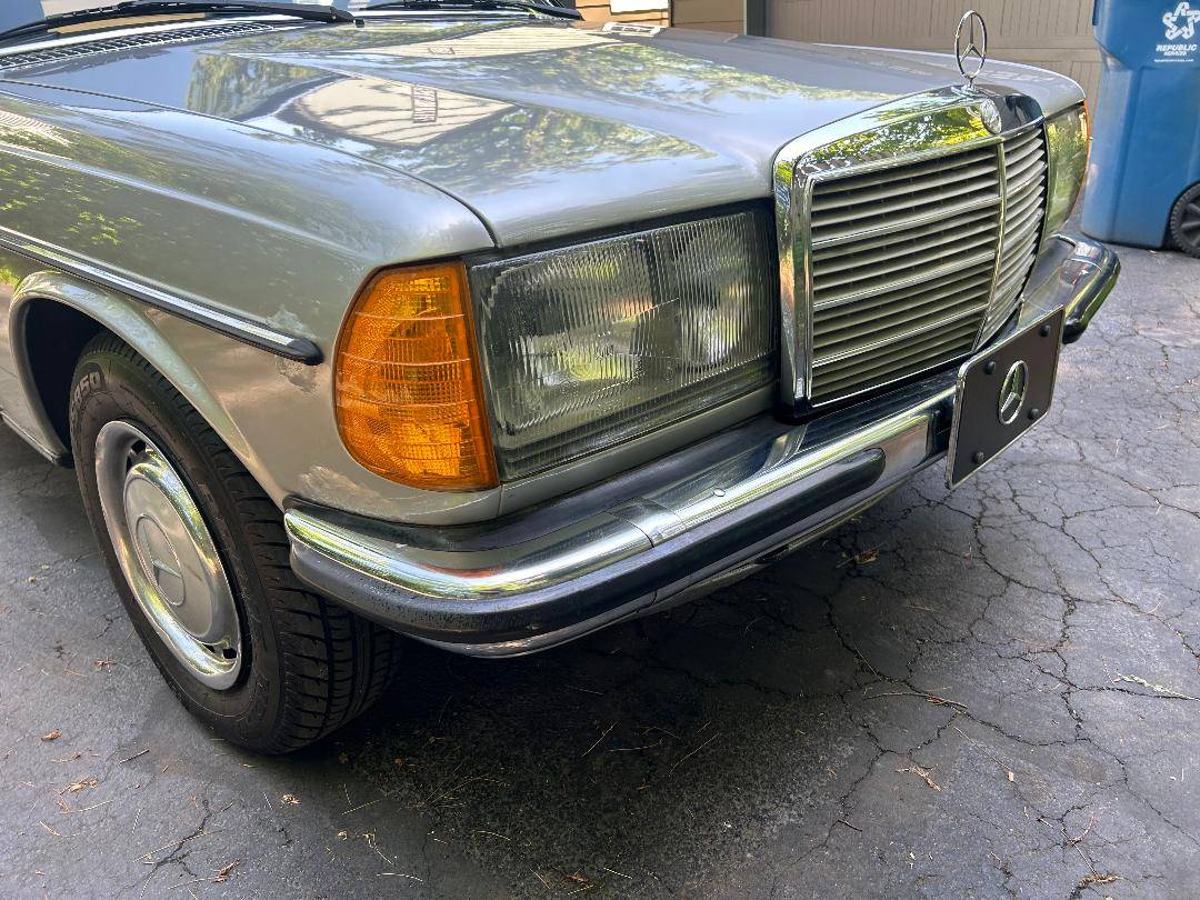 Mercedes-benz-280-ce-1979-silver-8