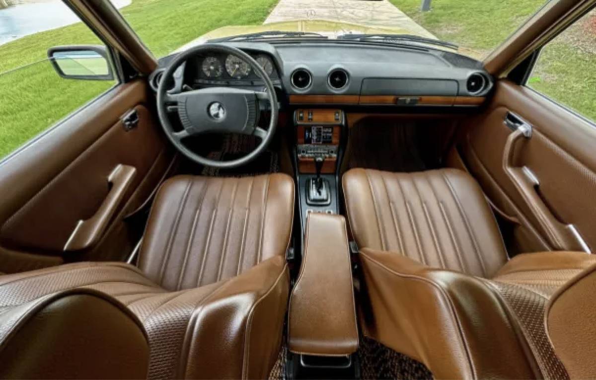 Mercedes-benz-280-e-1978-yellow-2
