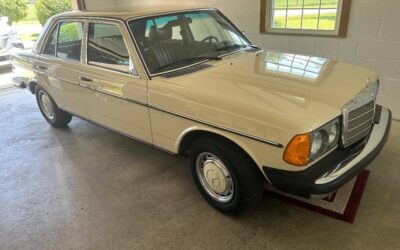 Mercedes-benz 280 e  1978 yellow