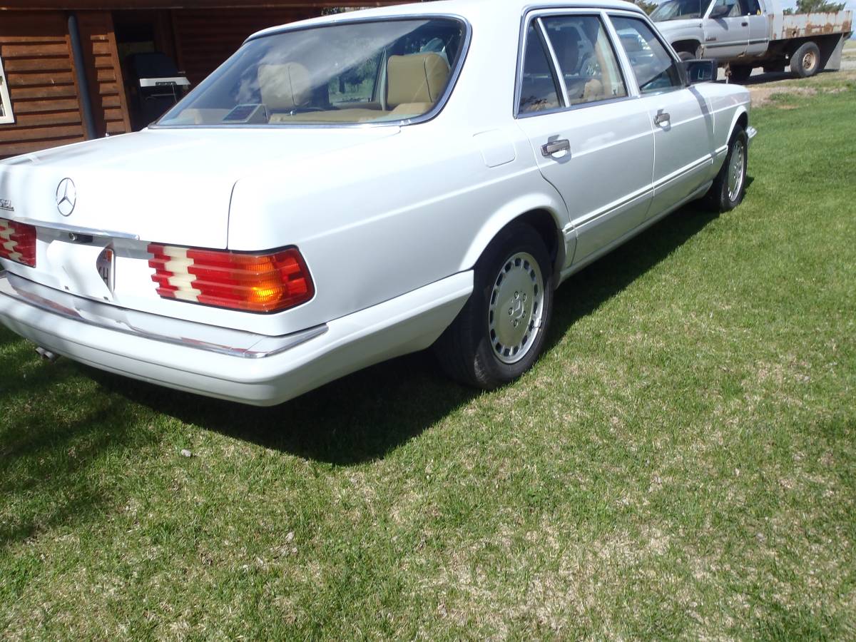 Mercedes-benz-300-sel-1989-white-1