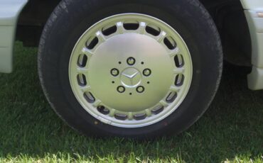 Mercedes-benz-300-sel-1989-white-13