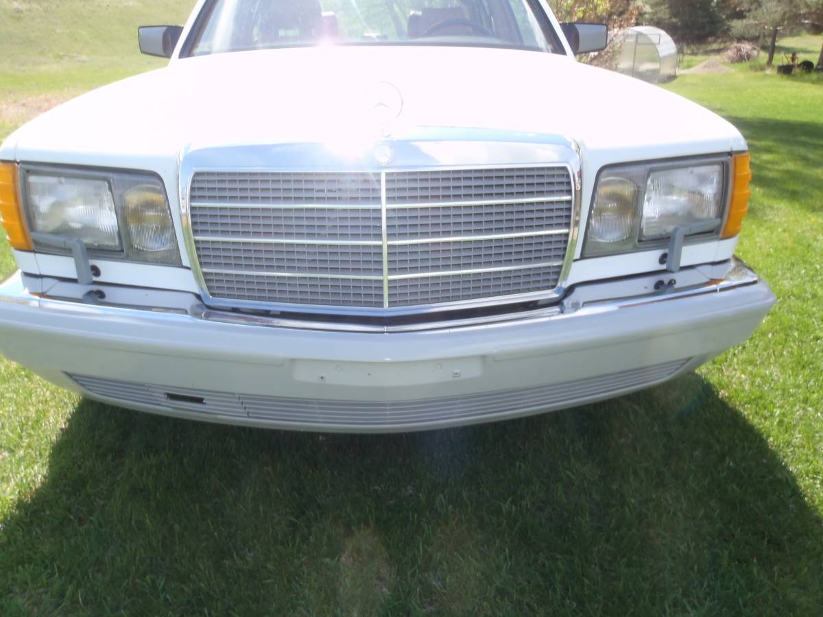 Mercedes-benz-300-sel-1989-white-17