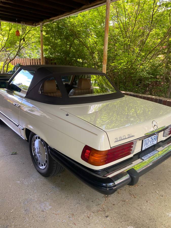 Mercedes-benz-380sl-1984-18