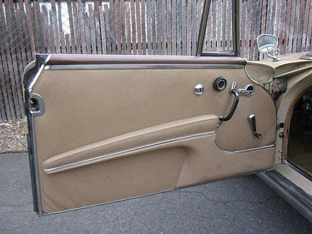 Mercedes-benz-Benz-220-se-coupe-1962-custom-12