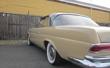 Mercedes-benz-Benz-220-se-coupe-1962-custom-15