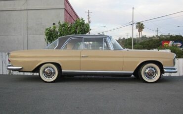Mercedes-benz-Benz-220-se-coupe-1962-custom-17