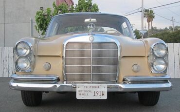 Mercedes-benz-Benz-220-se-coupe-1962-custom-19