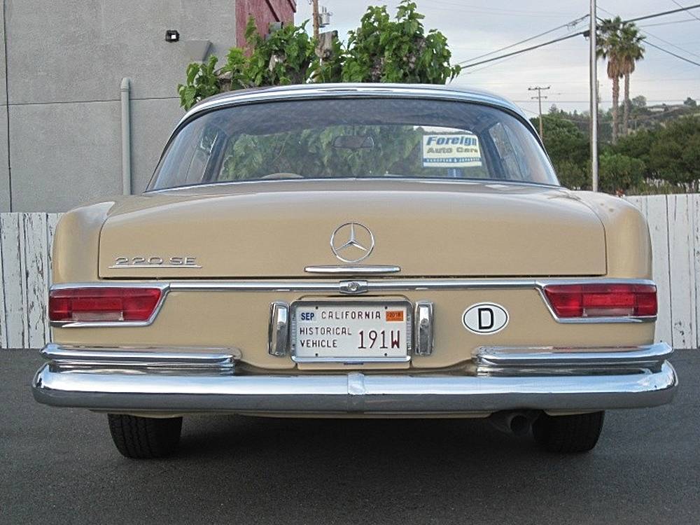 Mercedes-benz-Benz-220-se-coupe-1962-custom-20