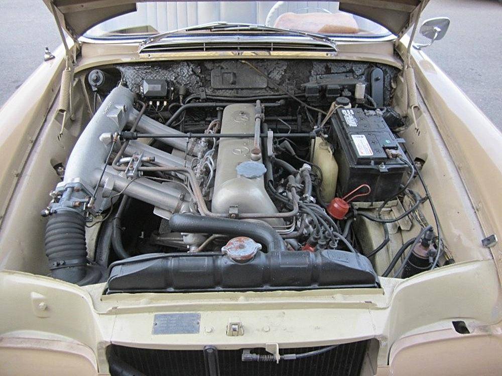 Mercedes-benz-Benz-220-se-coupe-1962-custom-22