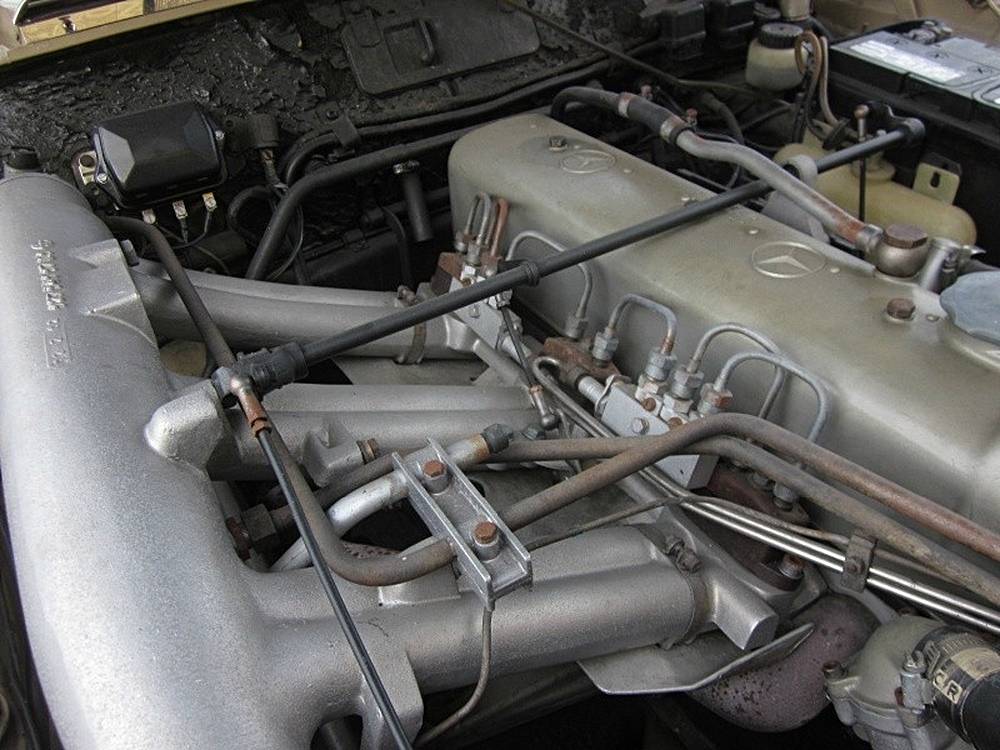 Mercedes-benz-Benz-220-se-coupe-1962-custom-3