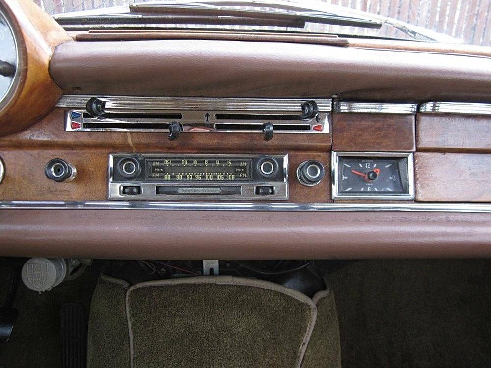 Mercedes-benz-Benz-220-se-coupe-1962-custom-9