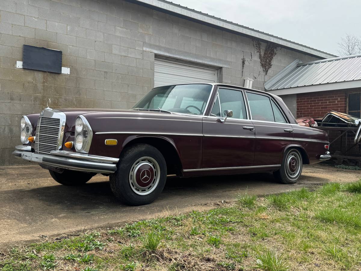 Mercedes-benz-Benz-280-se-1968-3