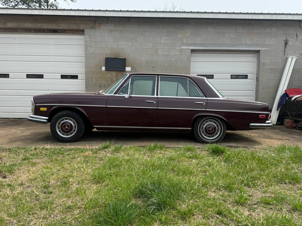 Mercedes-benz-Benz-280-se-1968-4
