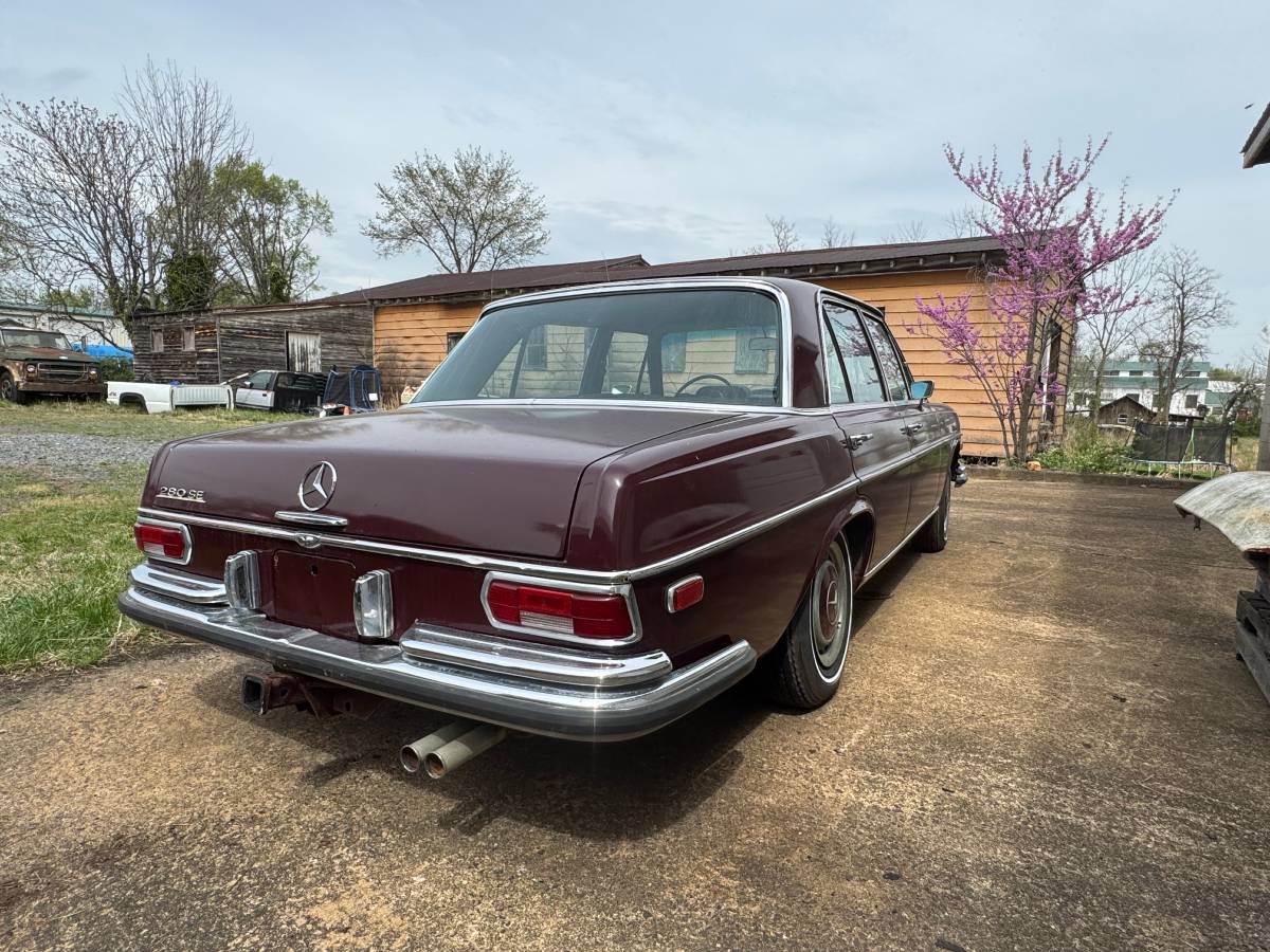 Mercedes-benz-Benz-280-se-1968-8
