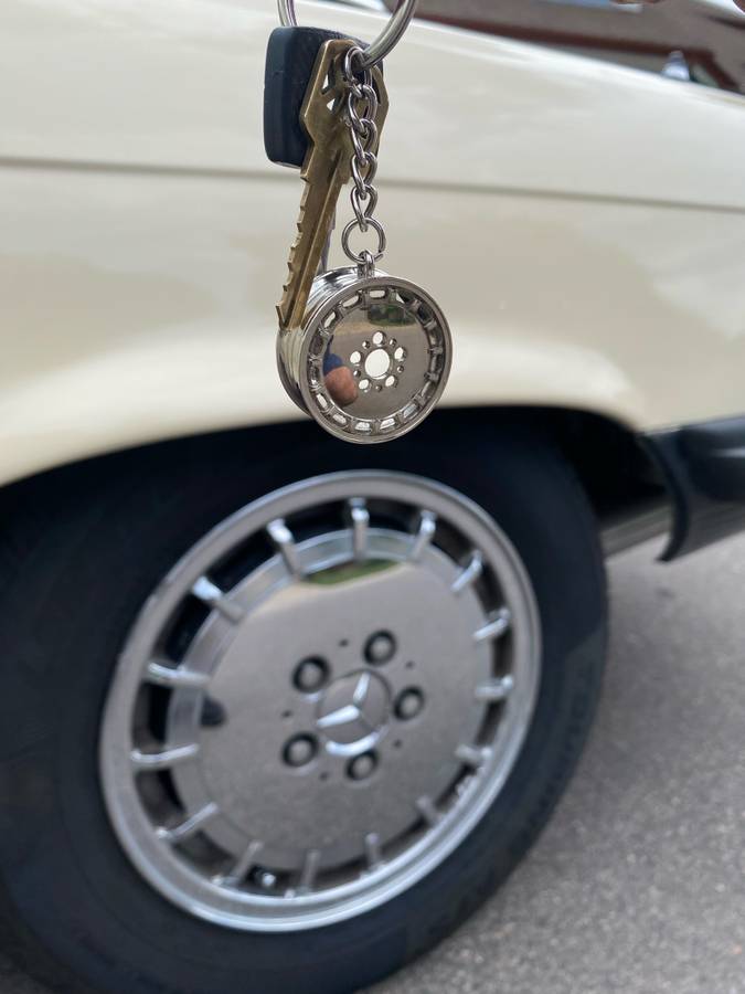 Mercedes-benz-Benz-380sl-1982-yellow-16