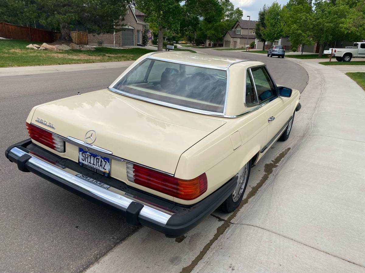 Mercedes-benz-Benz-380sl-1982-yellow-2