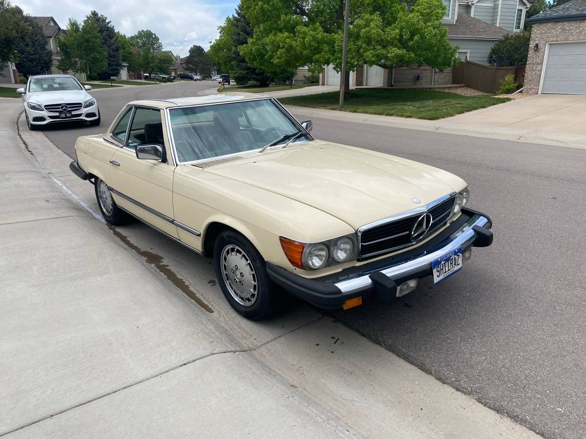 Mercedes-benz-Benz-380sl-1982-yellow-3