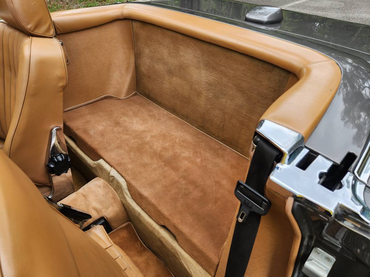 Mercedes-benz-Benz-560sl-1986-grey-11
