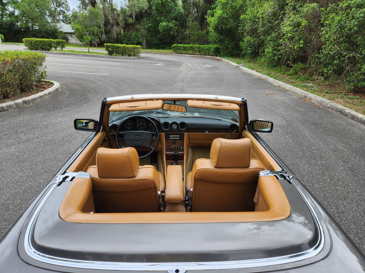 Mercedes-benz-Benz-560sl-1986-grey-3
