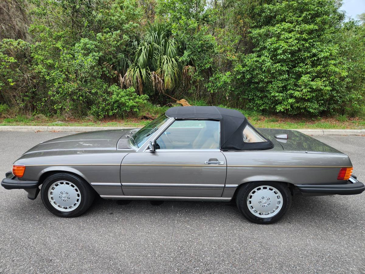 Mercedes-benz-Benz-560sl-1986-grey-4