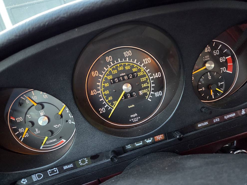 Mercedes-benz-Benz-560sl-1987-14