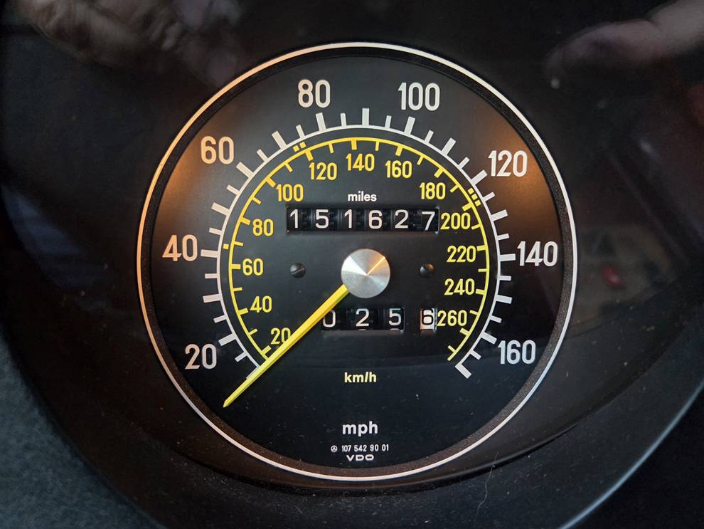 Mercedes-benz-Benz-560sl-1987-15