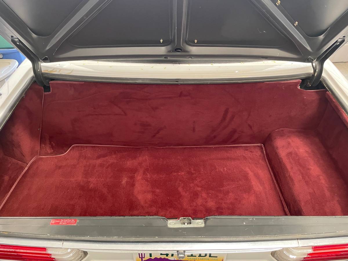 Mercedes-benz-Benz-560sl-1987-white-15