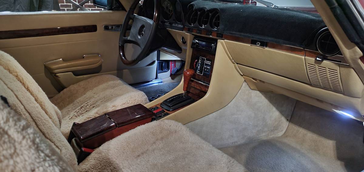 Mercedes-benz-Benz-slc380-1981-red-6