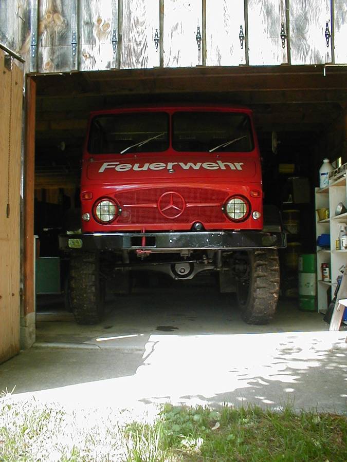 Mercedes-benz-Unimog-1965-red-2
