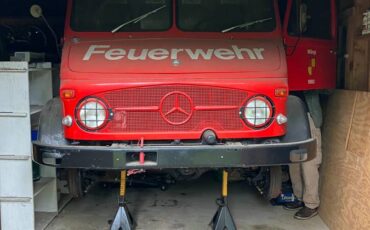Mercedes-benz-Unimog-1965-red-3