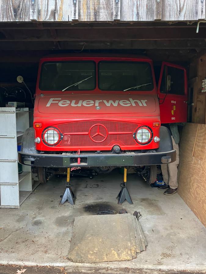 Mercedes-benz-Unimog-1965-red-3