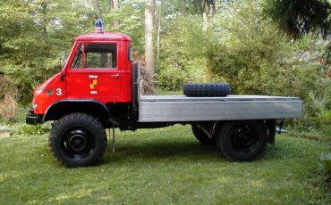 Mercedes-benz-Unimog-1965-red