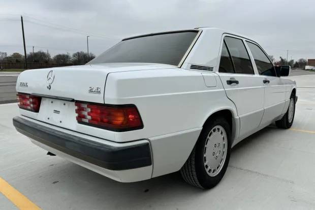 Mercedes-benz-benz-190-190e-2.6-1993-white-2