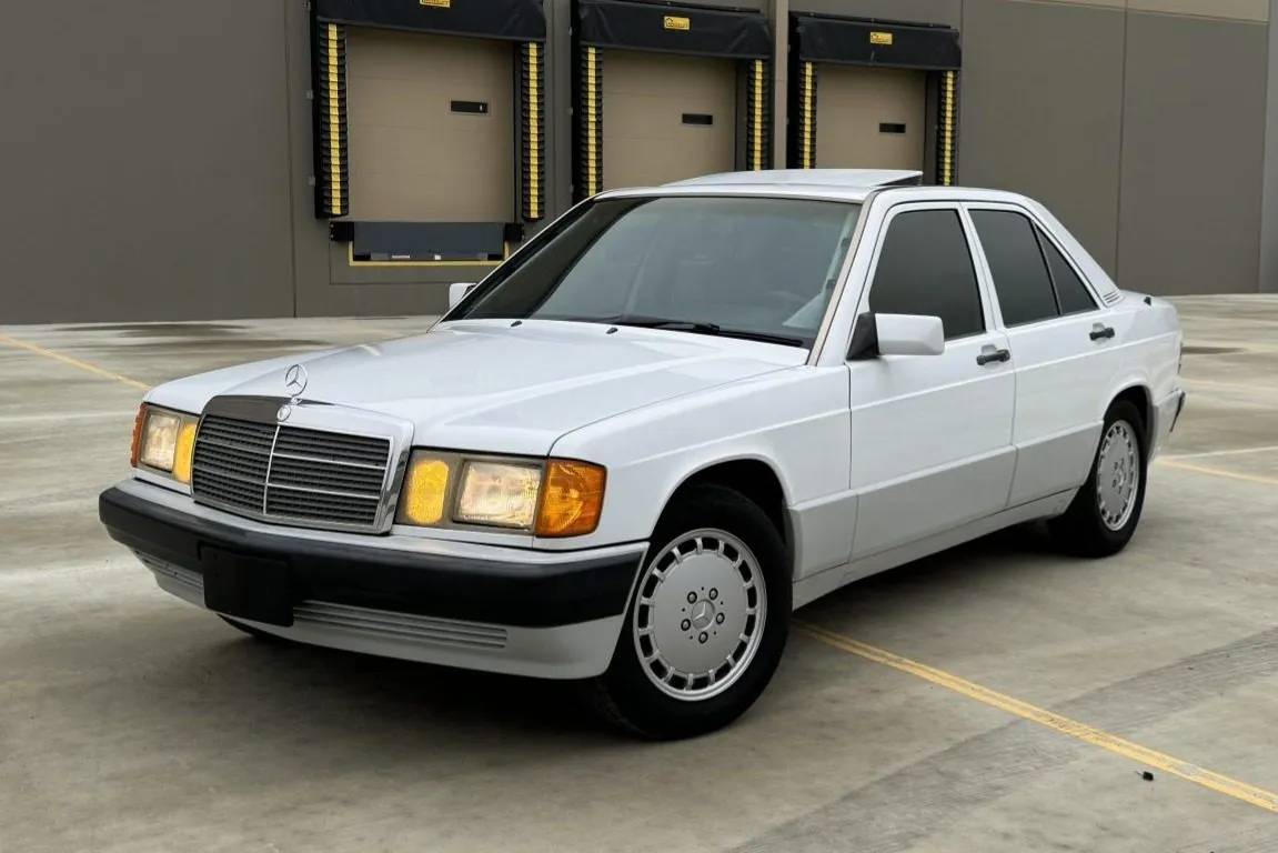 Mercedes-benz-benz-190-190e-2.6-1993-white