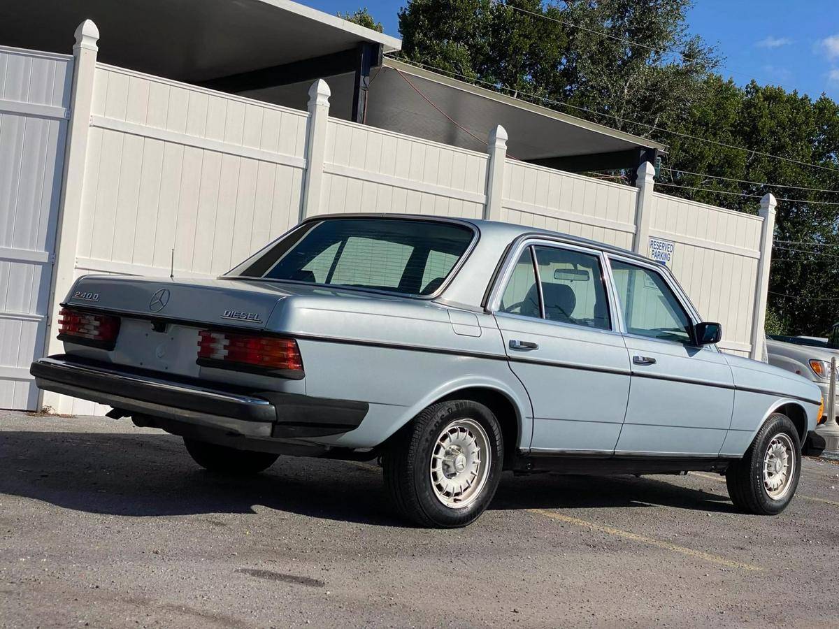 Mercedes-benz-benz-240-diesel-1983-silver-1