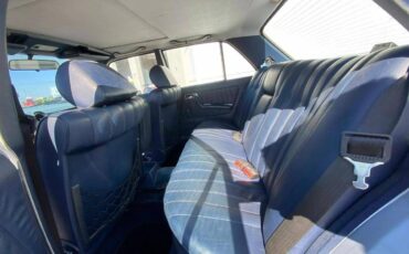 Mercedes-benz-benz-240-diesel-1983-silver-13