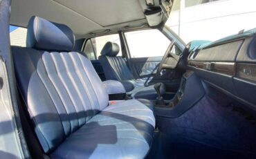 Mercedes-benz-benz-240-diesel-1983-silver-17