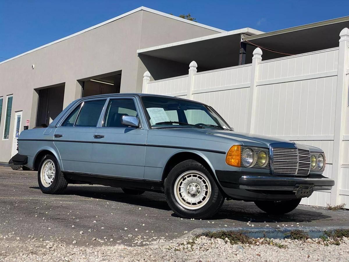 Mercedes-benz-benz-240-diesel-1983-silver-5