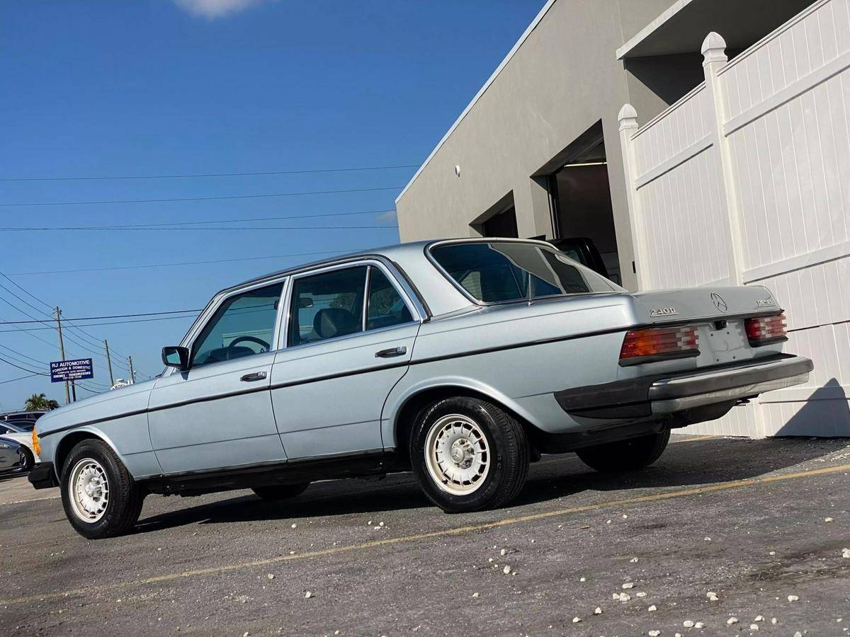 Mercedes-benz-benz-240-diesel-1983-silver-6