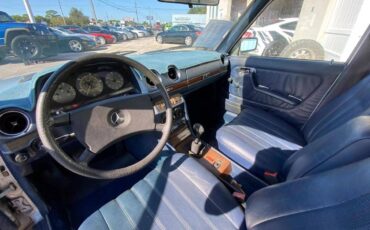 Mercedes-benz-benz-240-diesel-1983-silver-7
