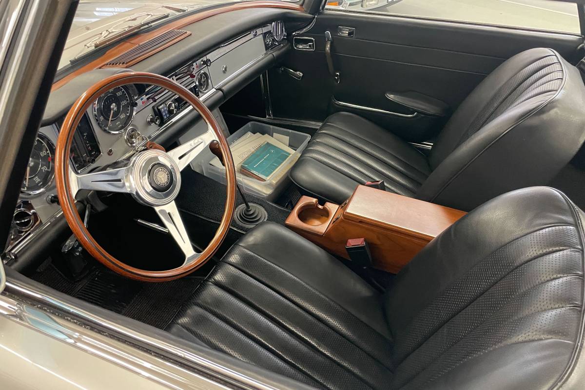 Mercedes-benz-benz-250sl-1967-silver-10
