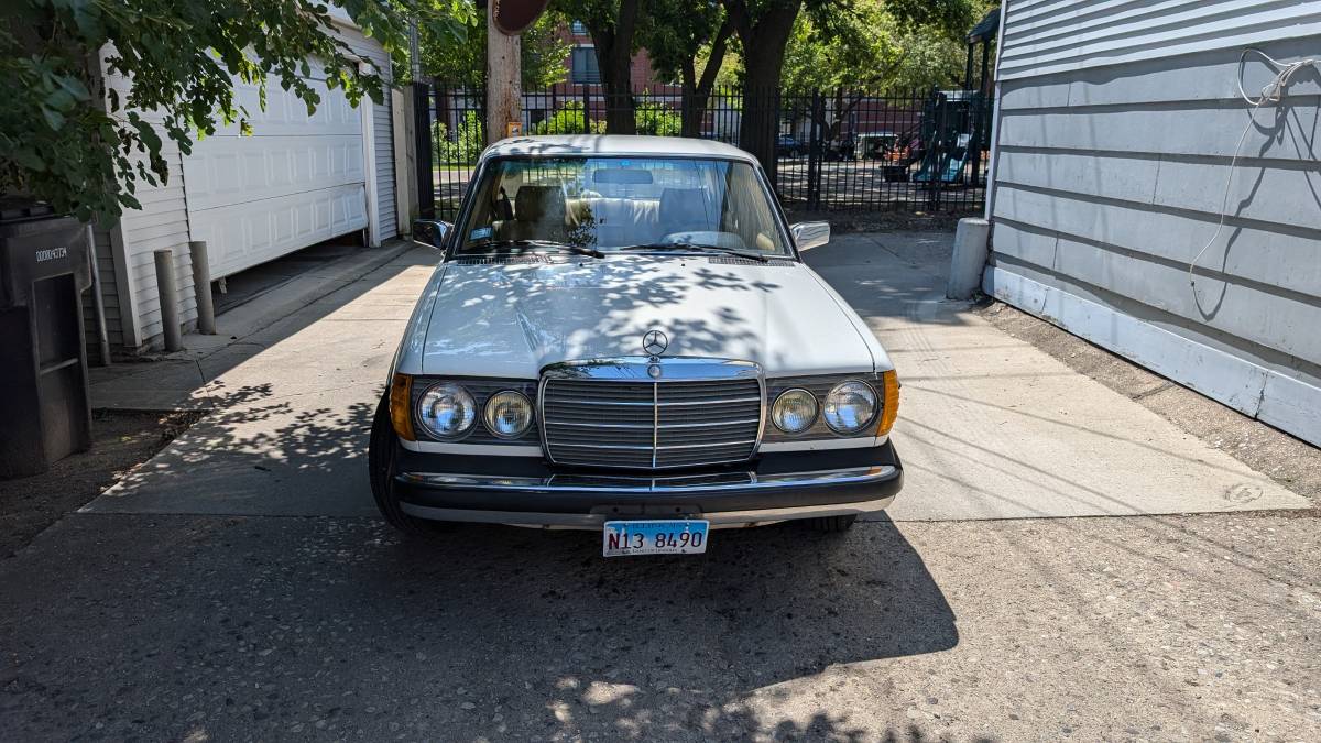 Mercedes-benz-benz-280e-1980-white-1