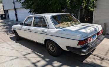 Mercedes-benz-benz-280e-1980-white-10