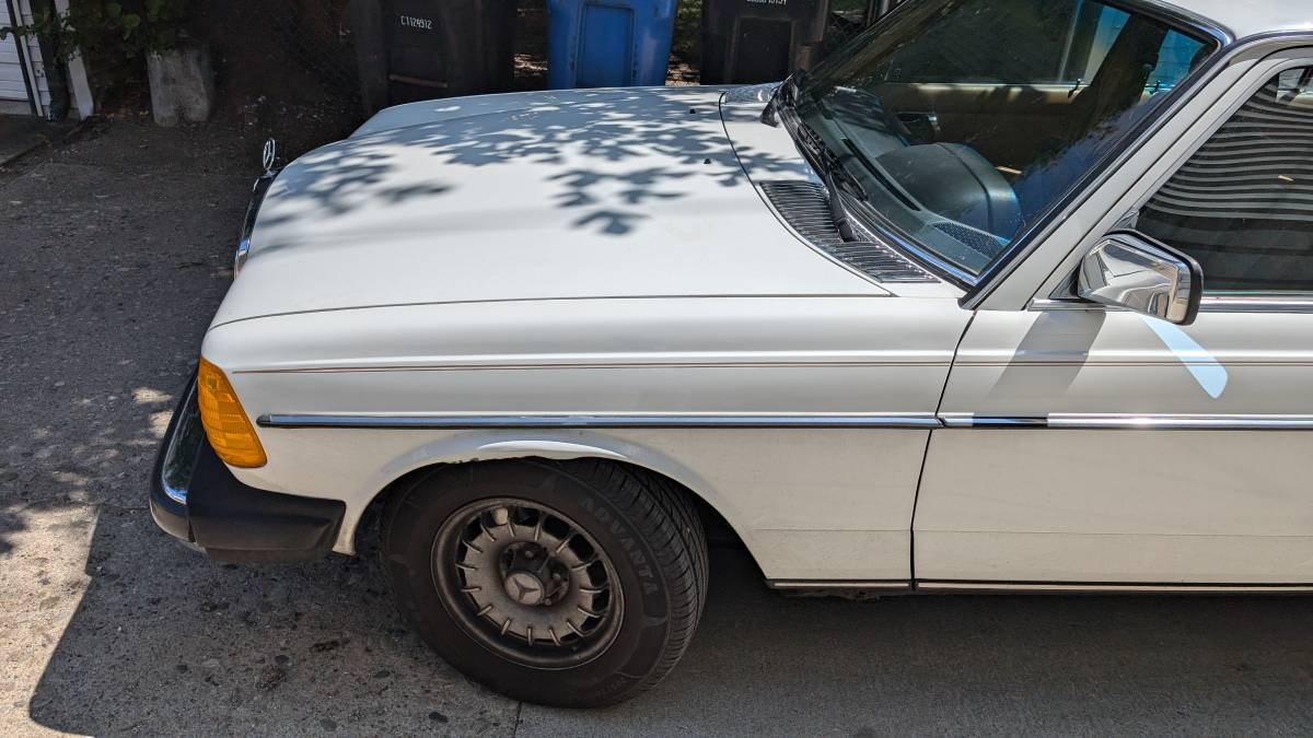 Mercedes-benz-benz-280e-1980-white-11