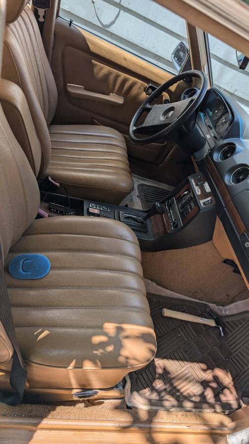 Mercedes-benz-benz-280e-1980-white-14